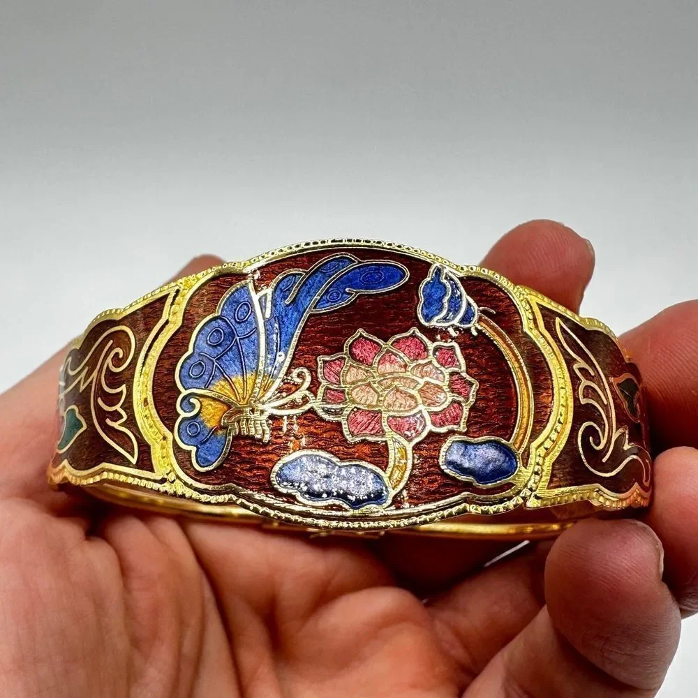 Beautiful cloisonné butterfly‎ and flower clamp hinged bracelet!